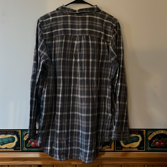 Women’s Lightweight Flannel Shirt - Picture 2 of 3